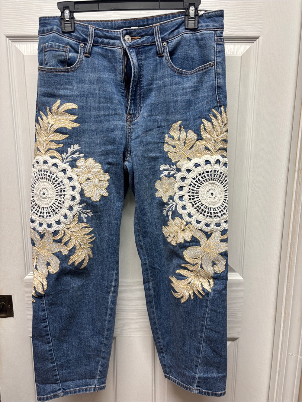 Chicos Embroidered Jeans Crochet Details Alicante Indigo Medallion Women’s Sz .5